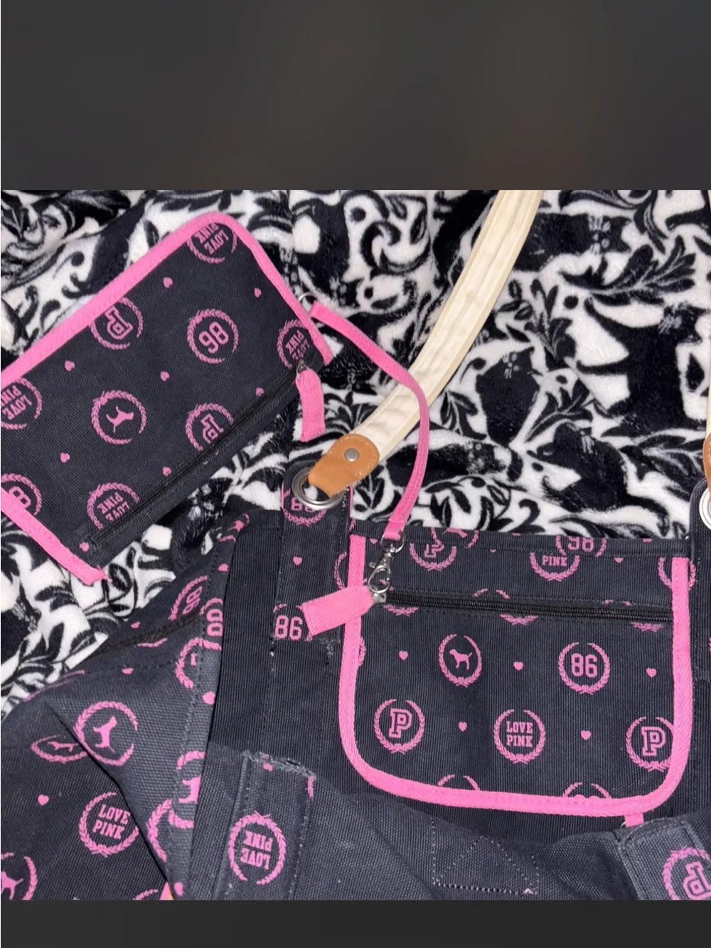 ╰┈➤ˎˊ˗ Vintage Pink Victoria's Secret black and pink tote bag ꨄ︎